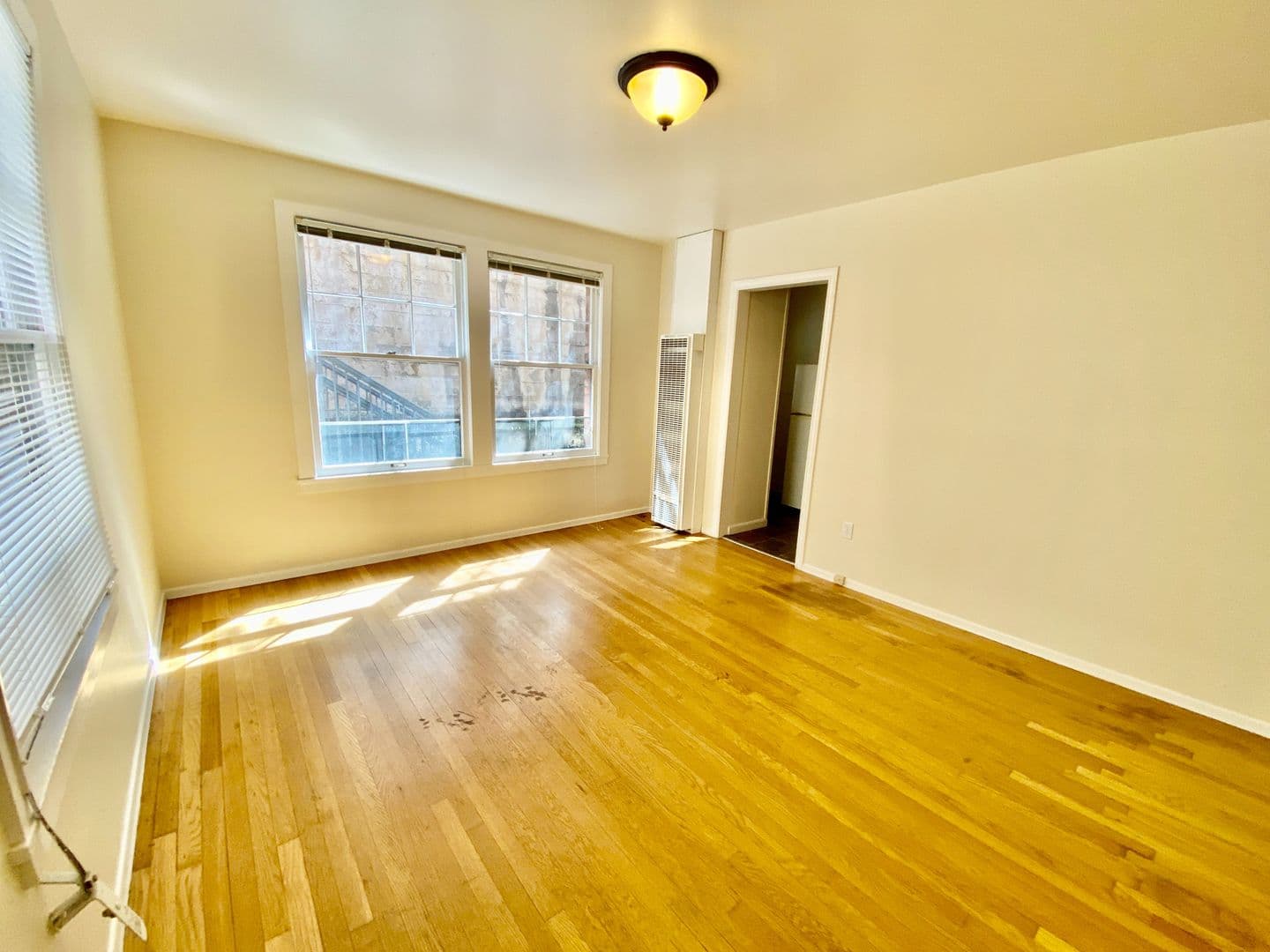 Seattle Apartment: 1420 Boren Ave