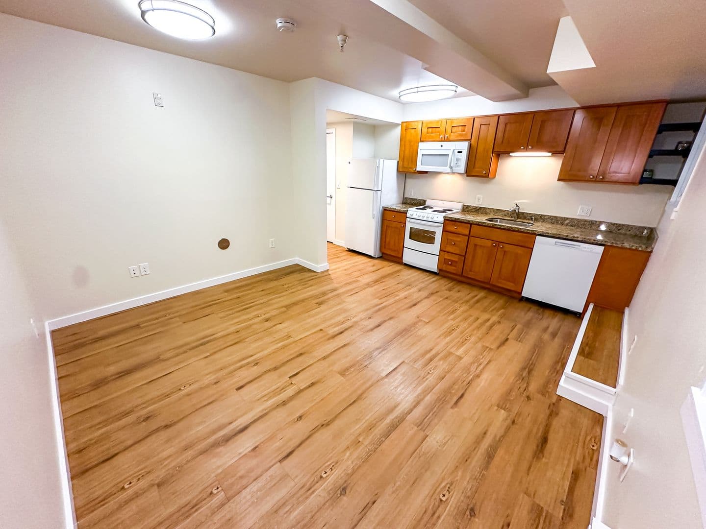 Seattle Apartment: 1420 Boren Ave