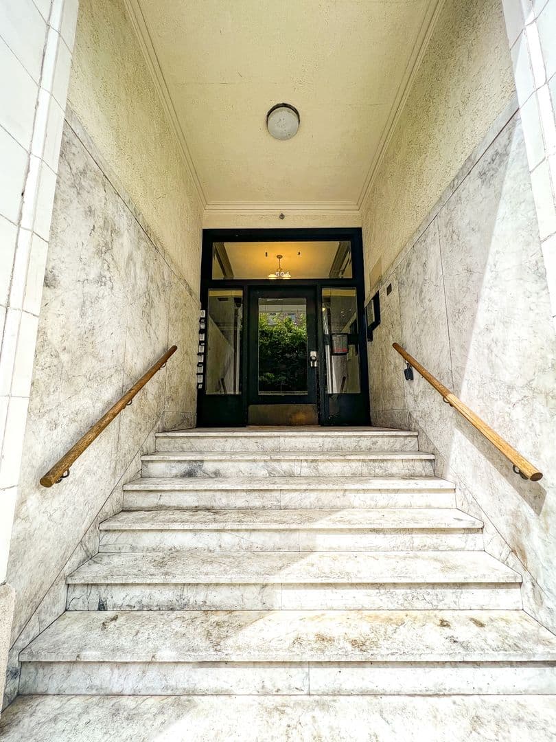 Seattle Apartment: 504 E. Denny Way