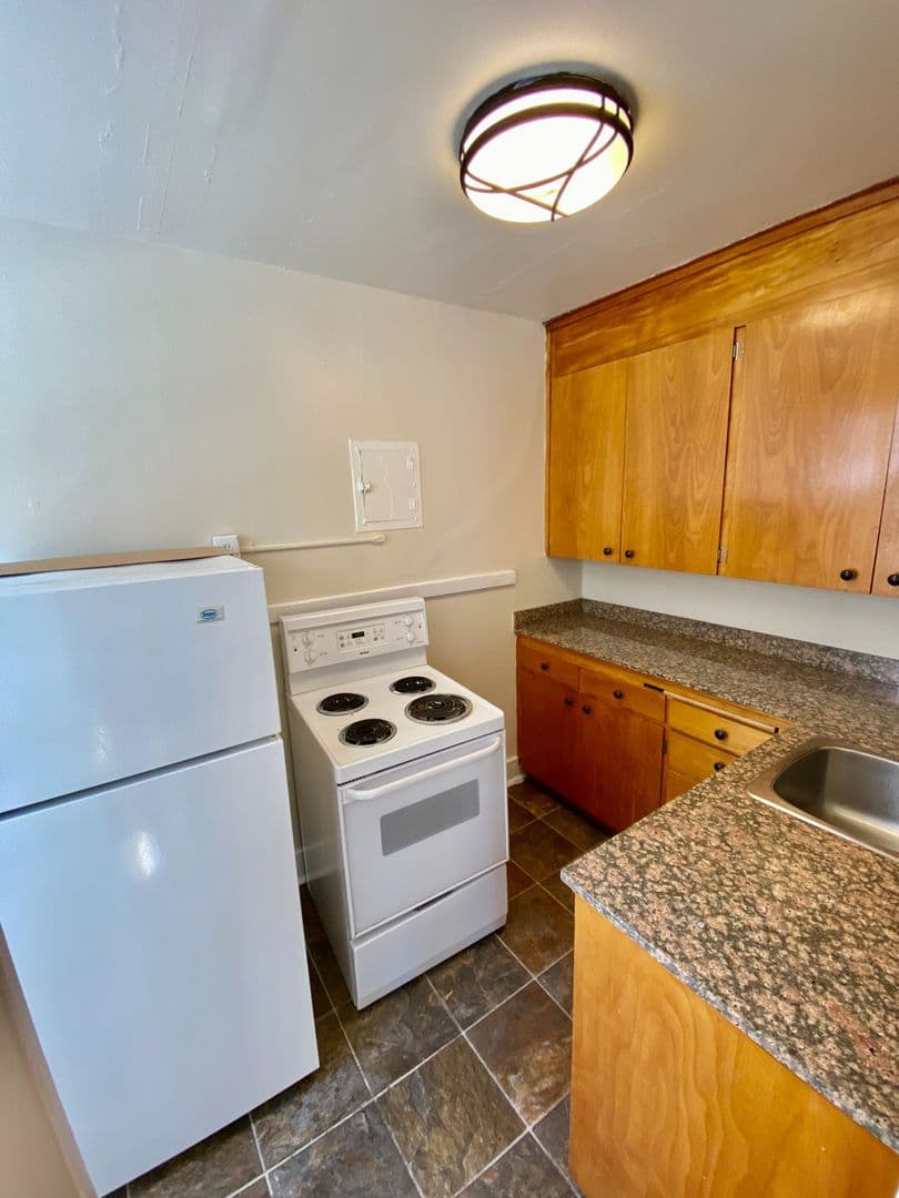 Seattle Apartment: 1420 Boren Ave