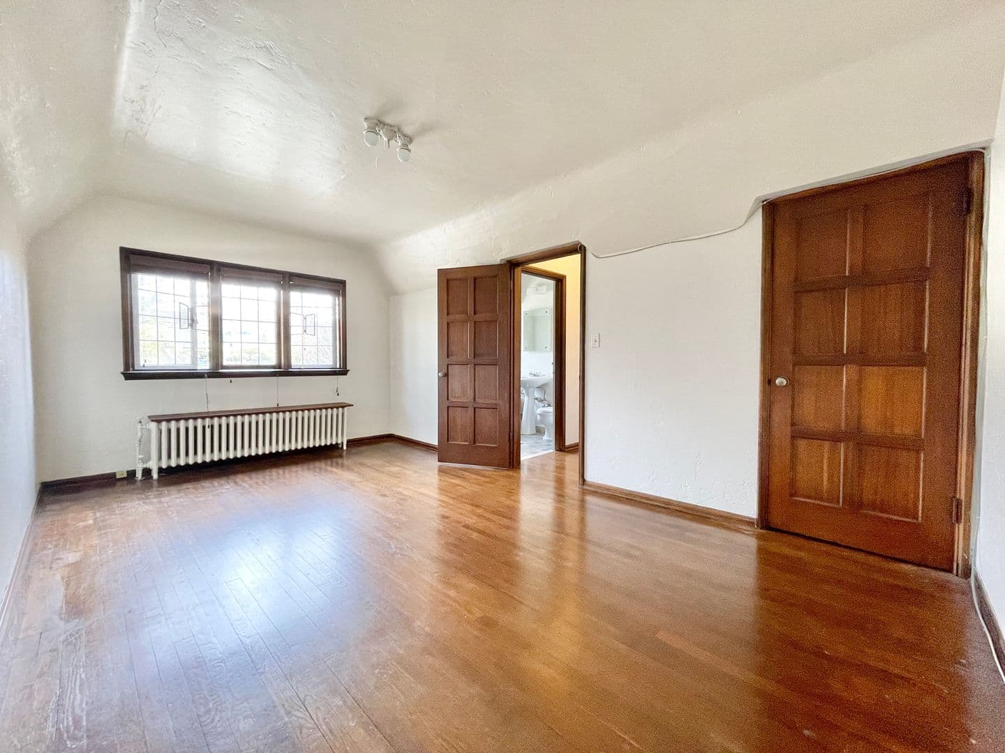 Seattle Apartment: 1005 E. Roy St.