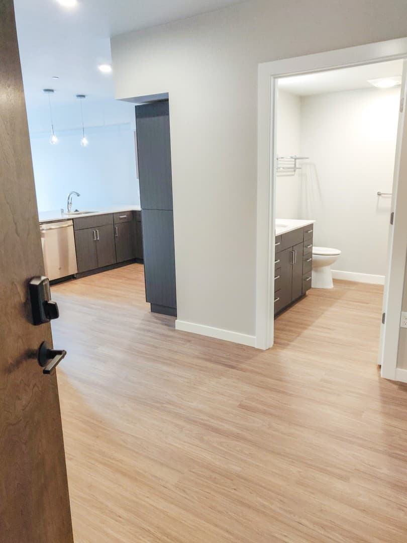 Edmonds Apartment: 10032 Edmonds Way