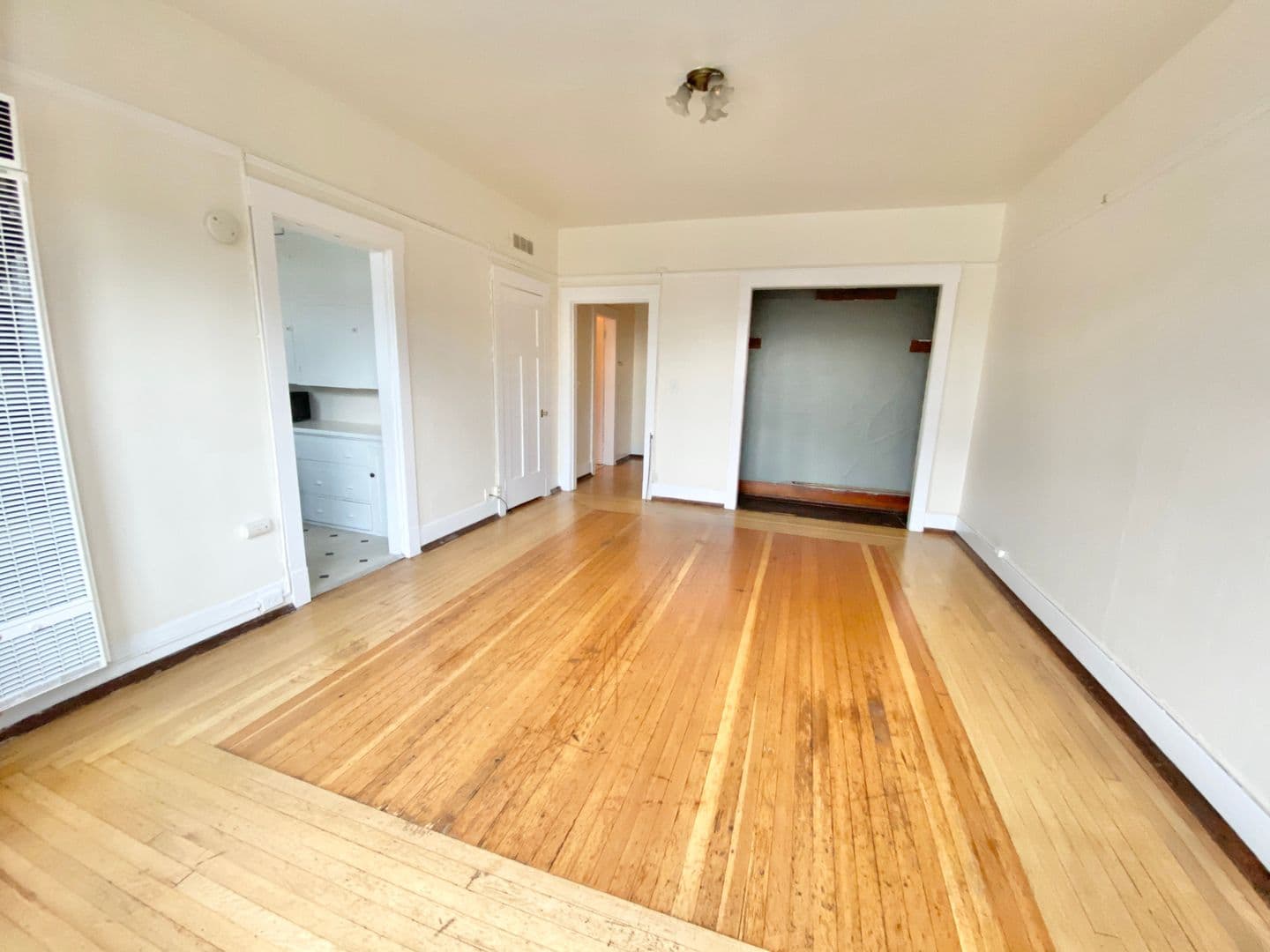 Seattle Apartment: 504 E. Denny Way