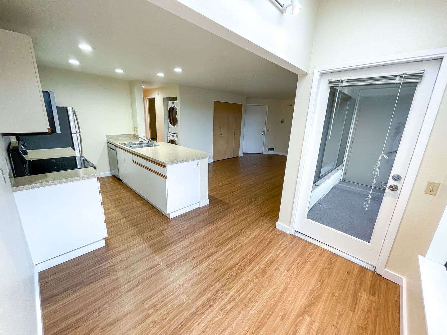 Seattle Apartment: 2501 E. Madison St.
