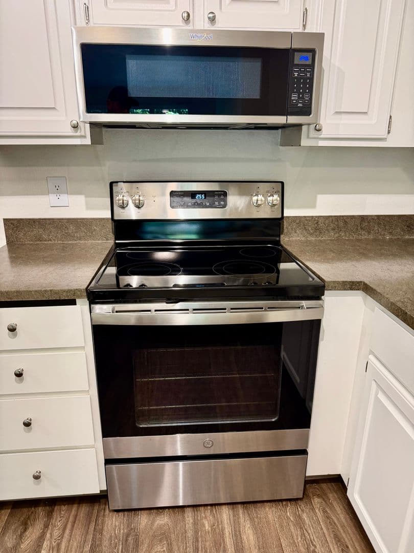 Shoreline Apartment: 1550 NE 177th St