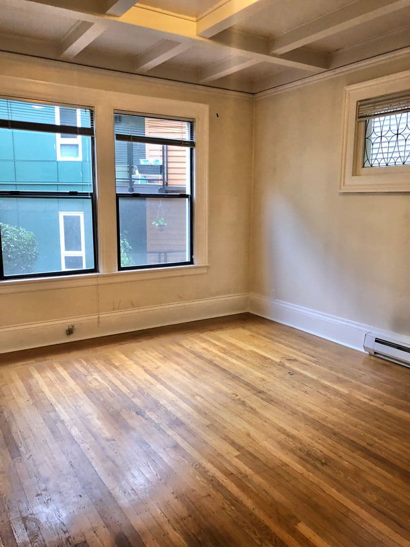 Seattle Apartment: 1509 E Madison St