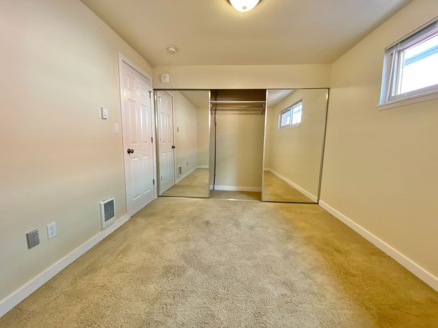 Seattle Apartment: 1700 Summit Avenue