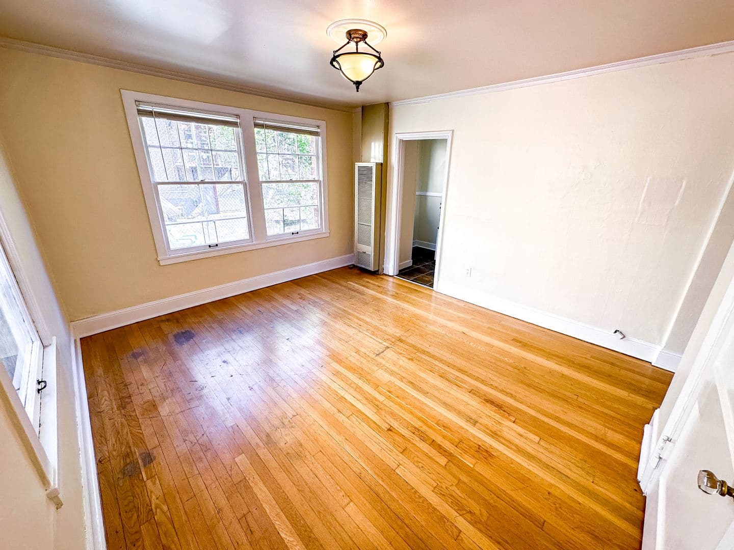 Seattle Apartment: 1420 Boren Ave