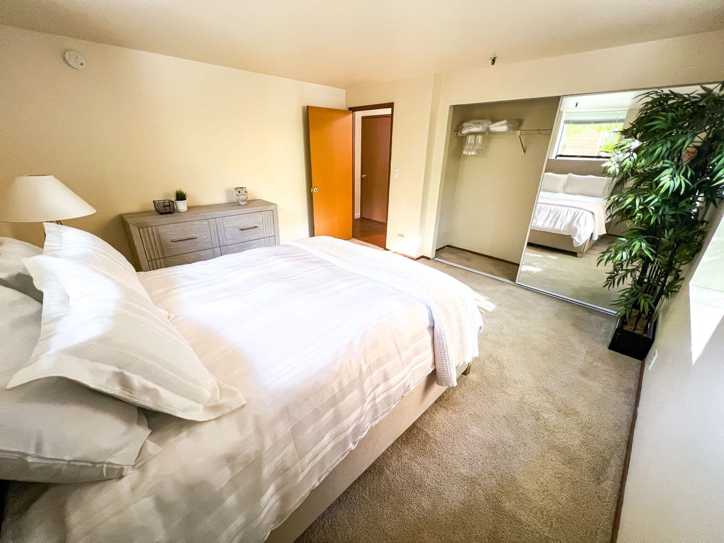 Seattle Apartment: 1215 Seneca St.