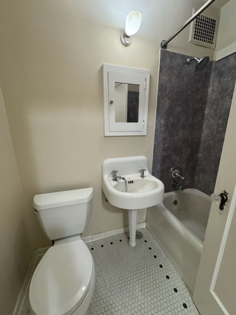 Seattle Apartment: 1719 E Spring St.