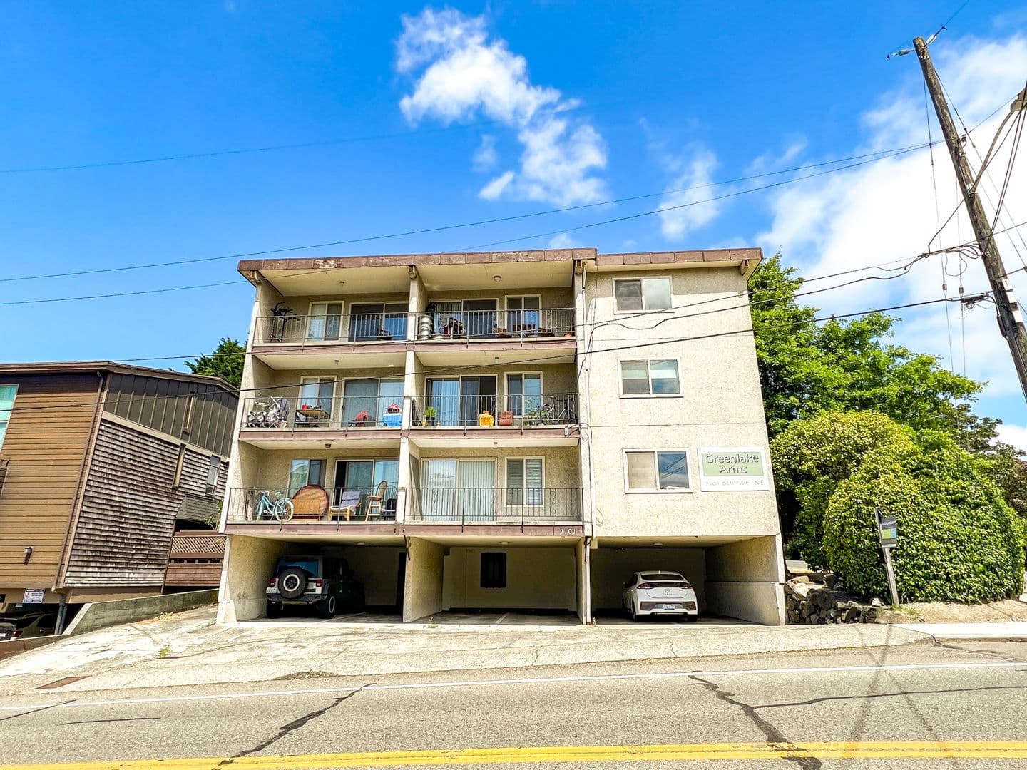 Seattle Apartment: 7101 6th Ave. NE