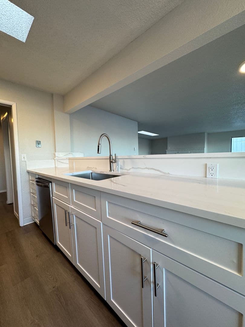Seattle Apartment: 1727 14th Ave.