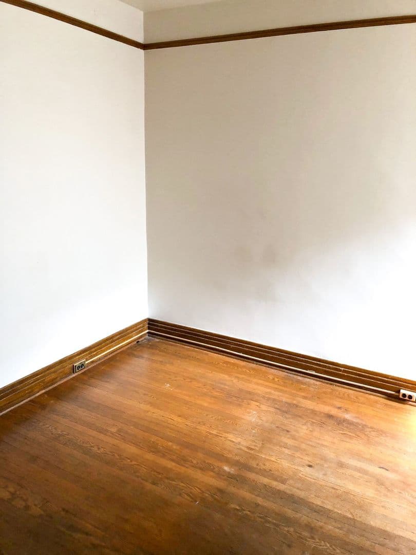 Seattle Apartment: 1615 15th Ave.