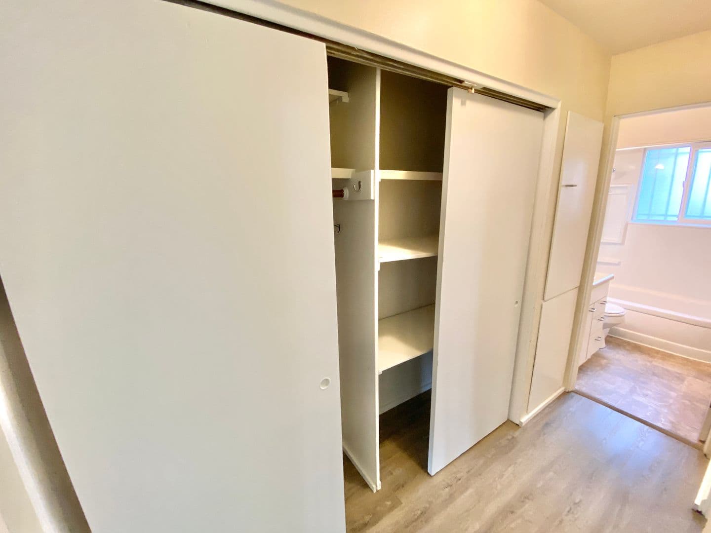 Seattle Apartment: 706 Belmont Ave E