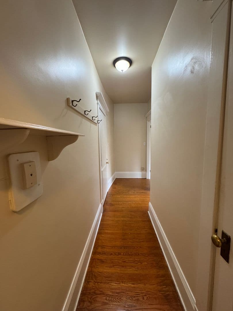 Seattle Apartment: 205 19th Ave. E.