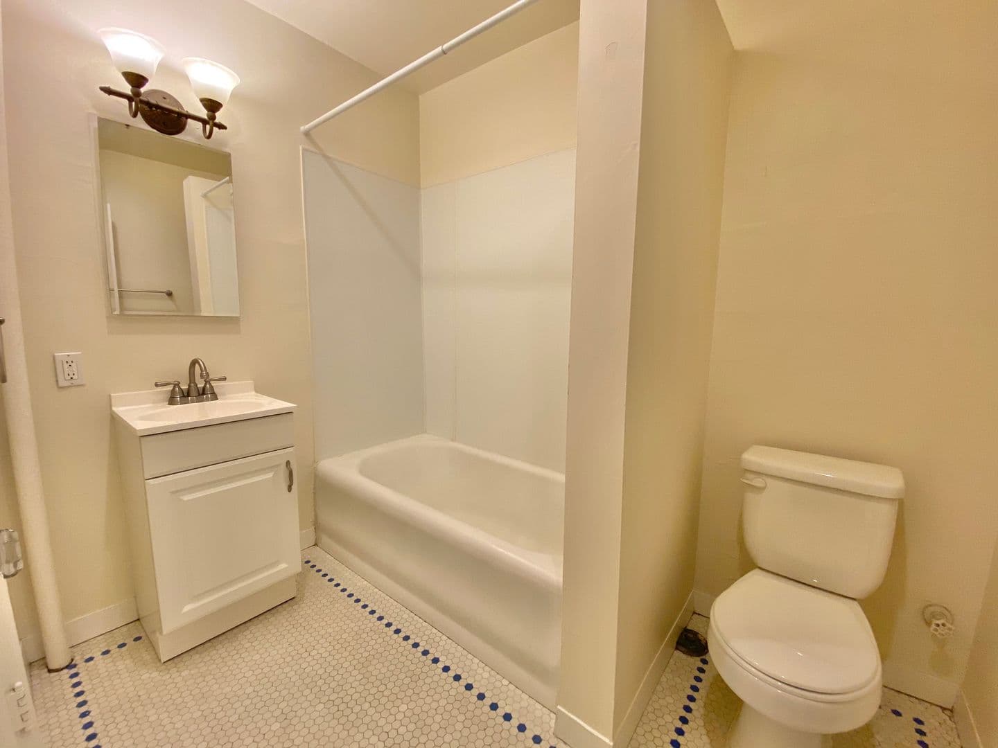 Seattle Apartment: 516 E. Union St.