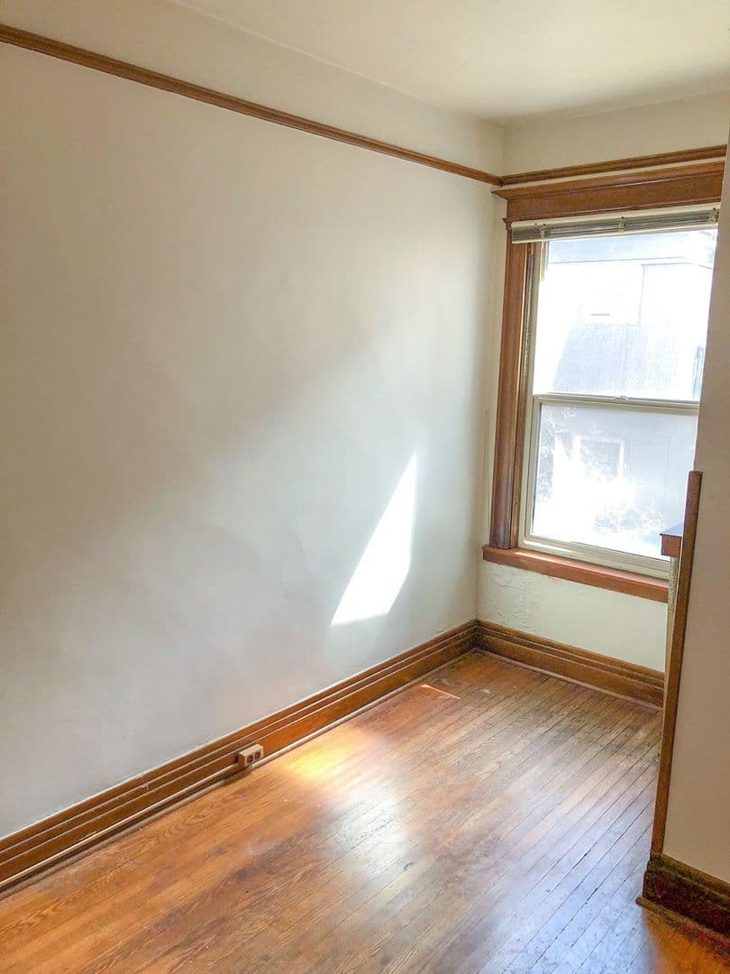Seattle Apartment: 1615 15th Ave.