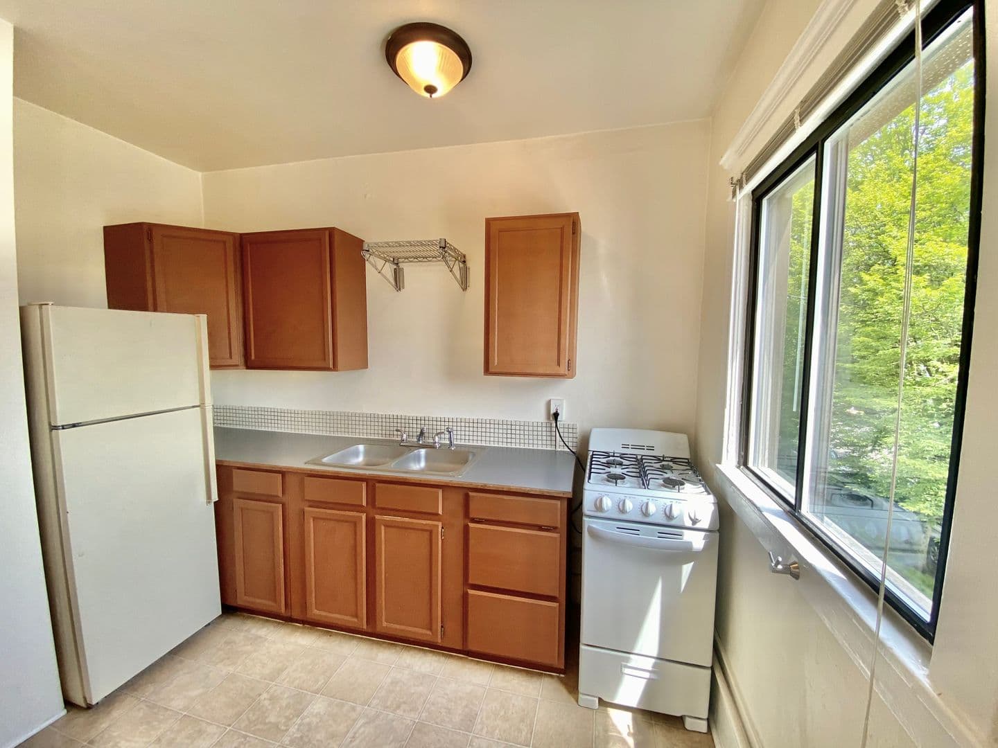 Seattle Apartment: 1812 E. Republican St.
