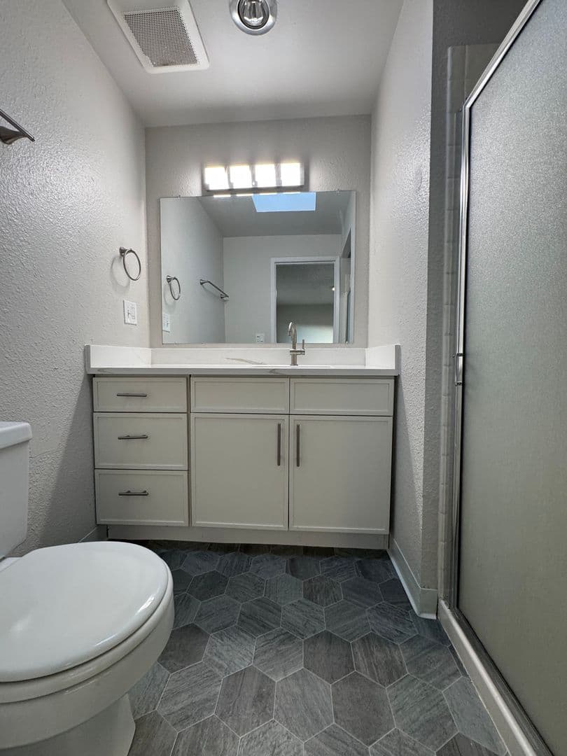 Seattle Apartment: 1727 14th Ave.