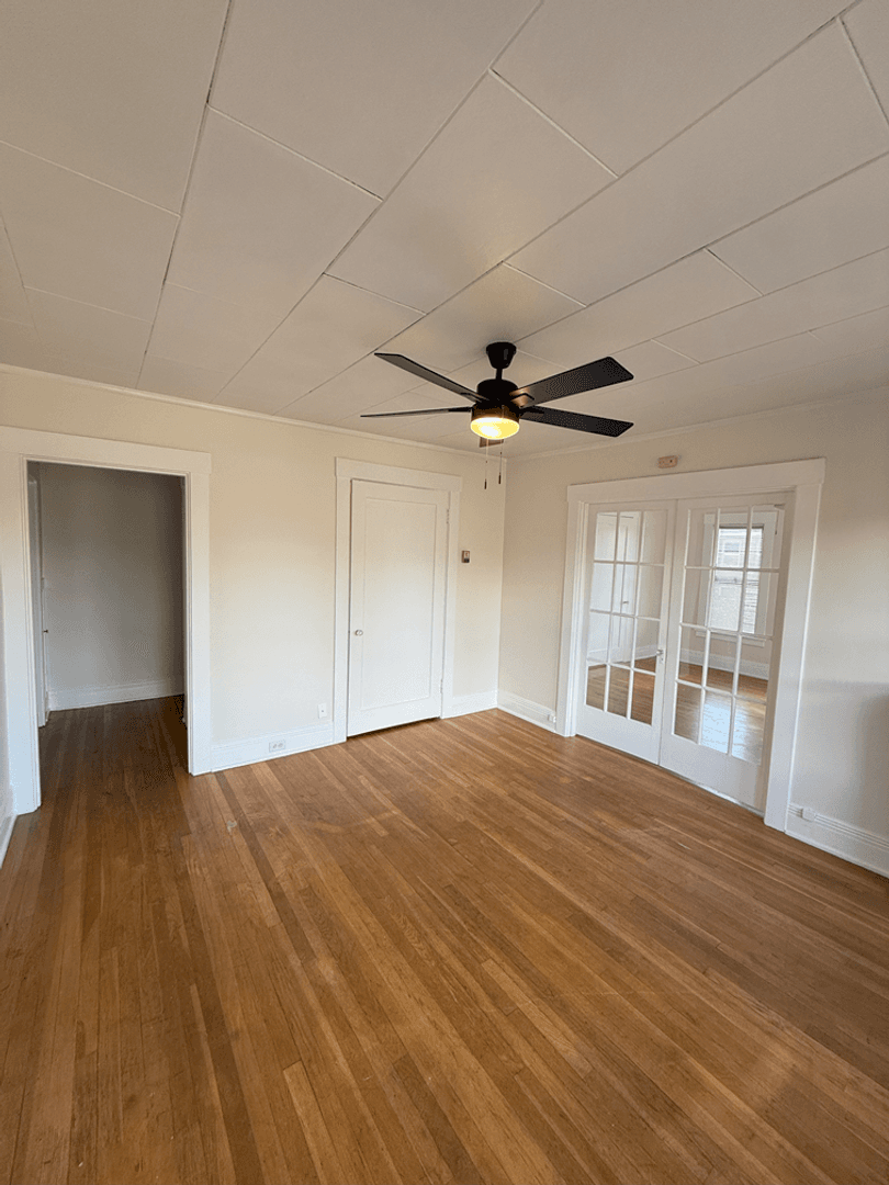 Seattle Apartment: 1305 E Denny Way