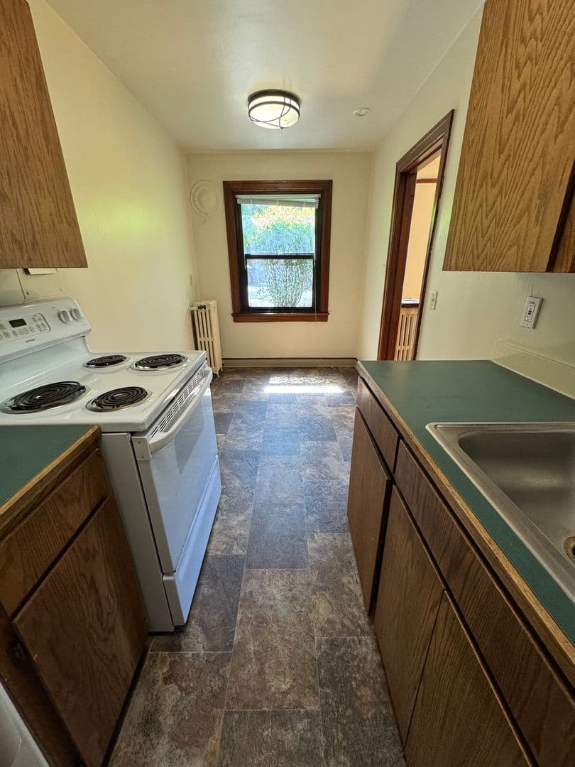 Seattle Apartment: 603 12th Ave E.