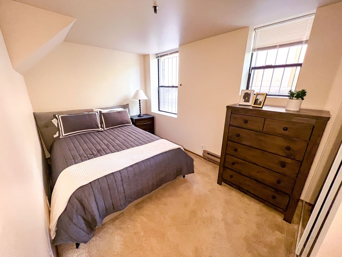 Seattle Apartment: 1215 Seneca St.