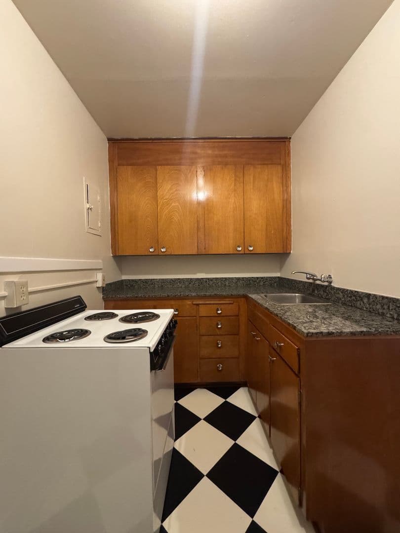 Seattle Apartment: 1420 Boren Ave