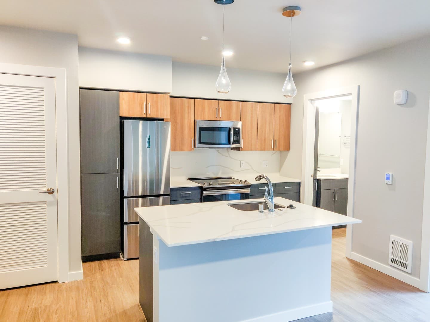 Edmonds Apartment: 10032 Edmonds Way