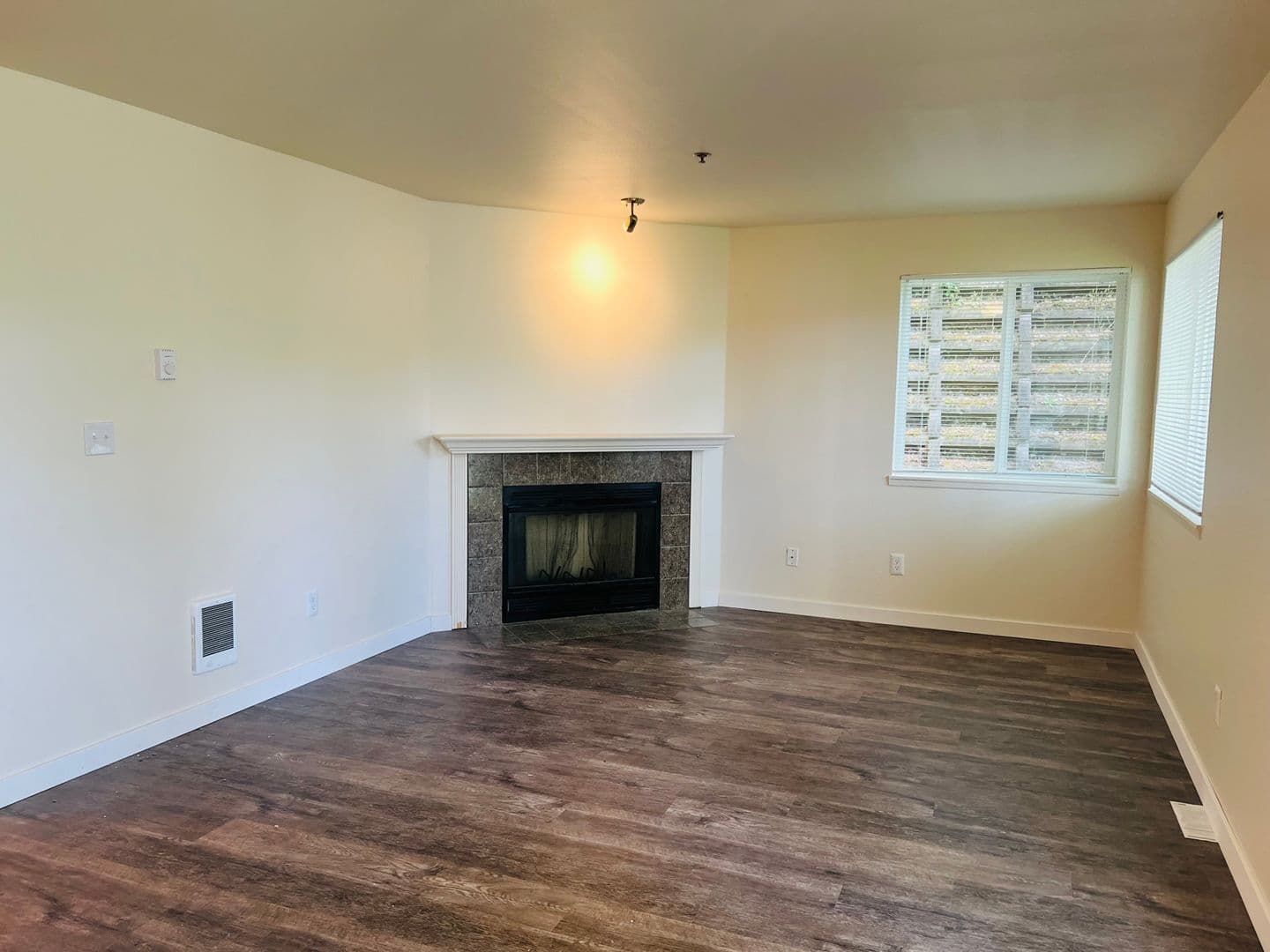 Kenmore Apartment: 17512 83rd Place NE