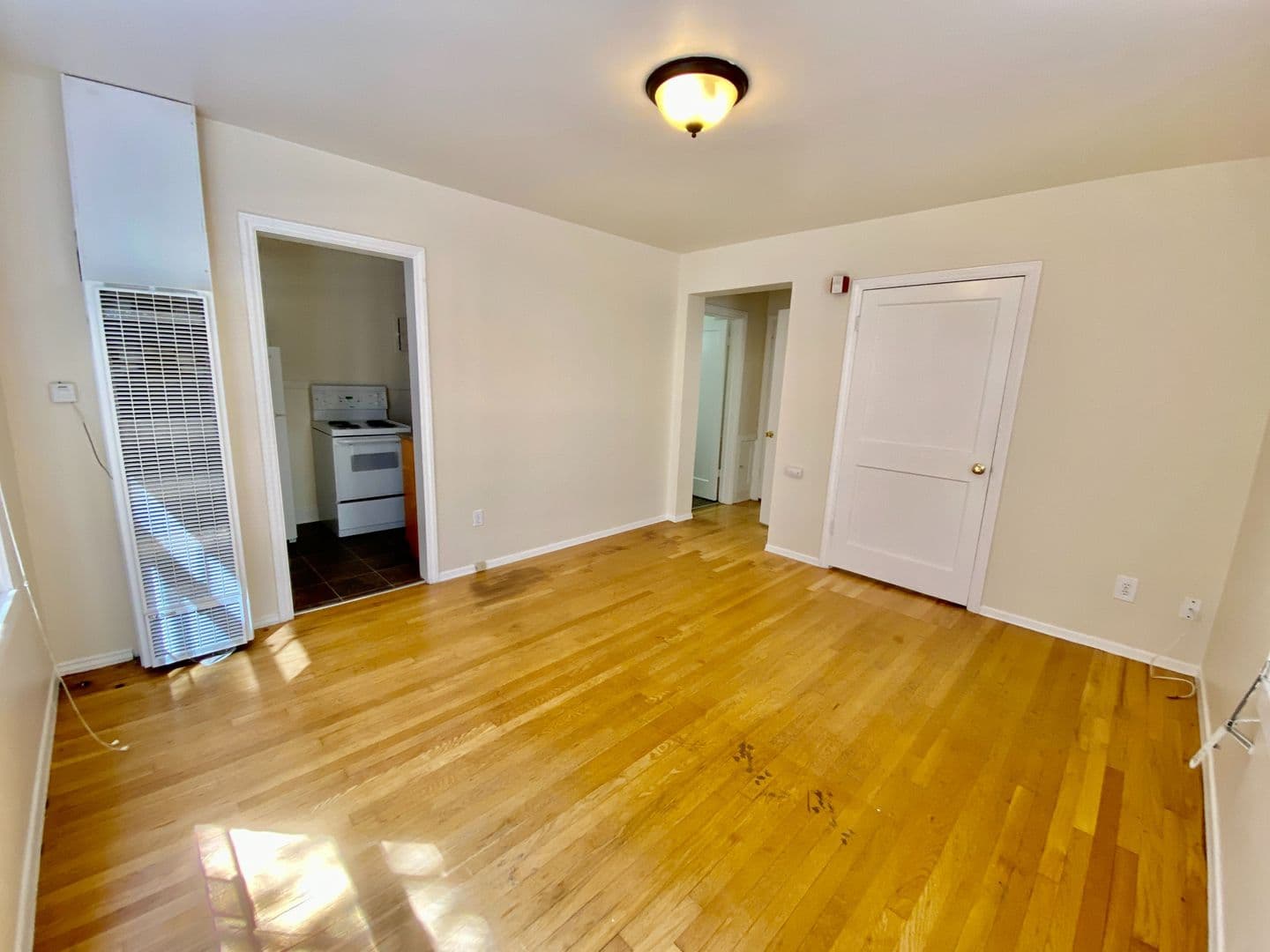 Seattle Apartment: 1420 Boren Ave
