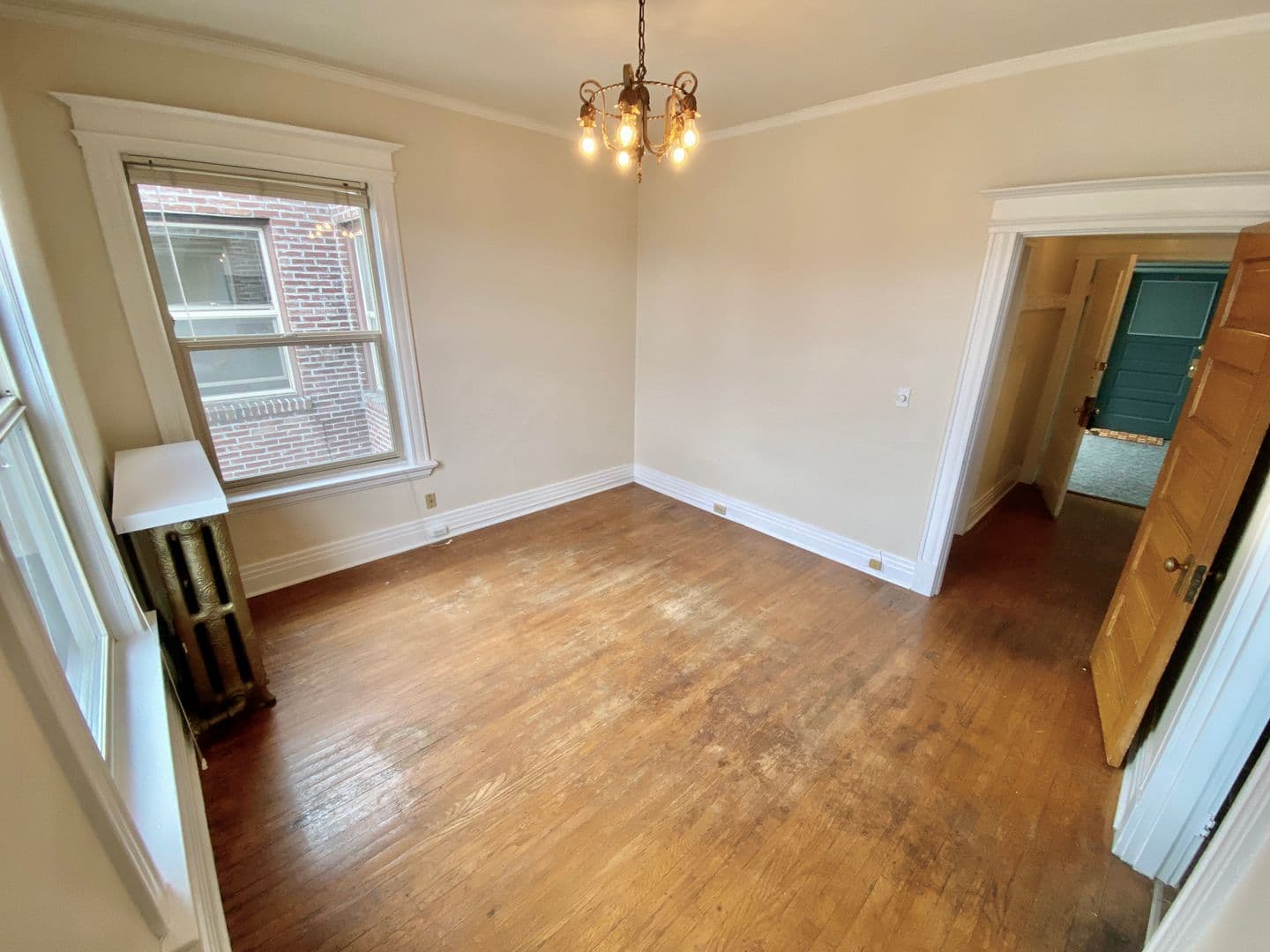 Seattle Apartment: 1615 15th Ave.