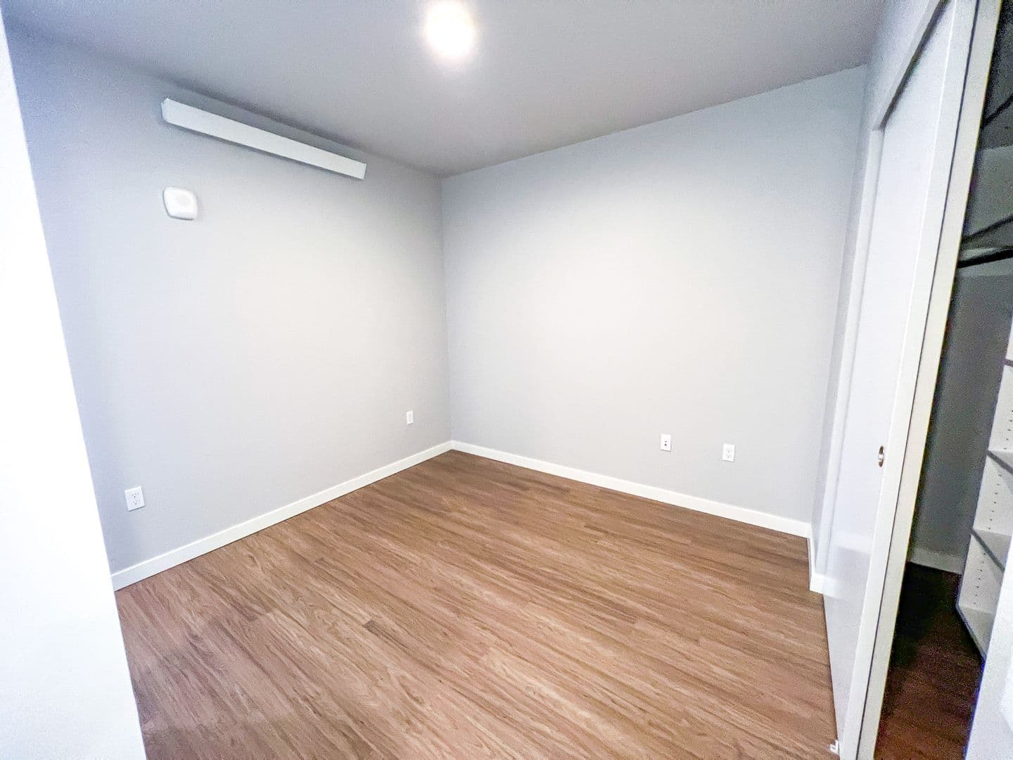 Edmonds Apartment: 10032 Edmonds Way