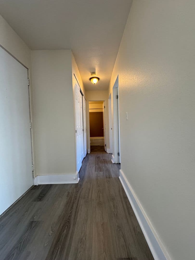 Seattle Apartment: 424 19th Ave E.