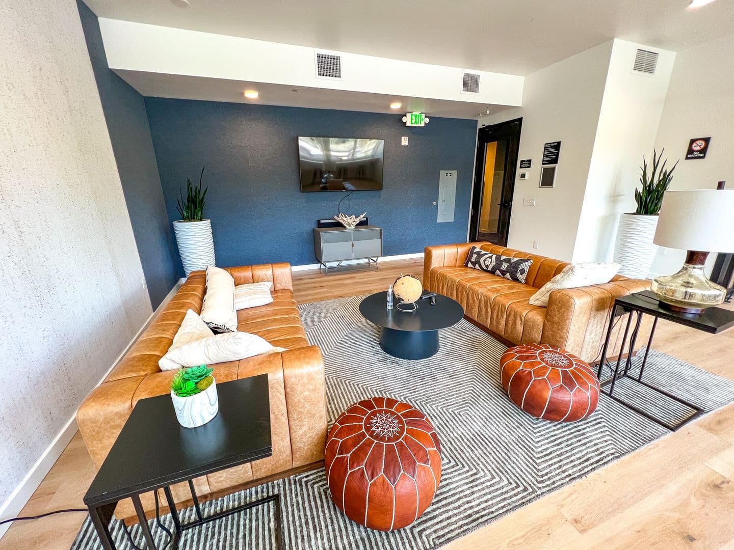 Edmonds Apartment: 10032 Edmonds Way