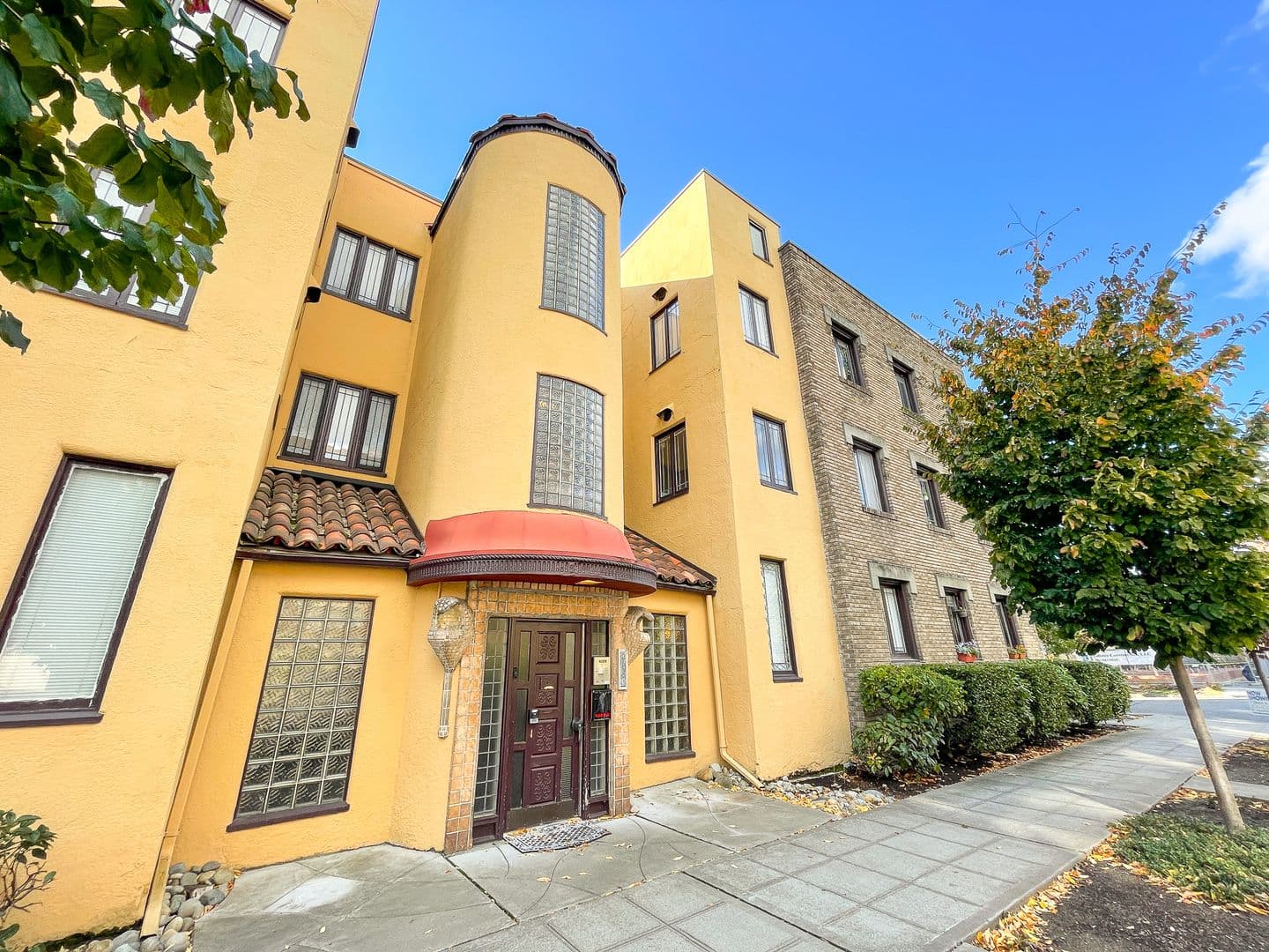 Seattle Apartment: 4515 Burke Ave. N.