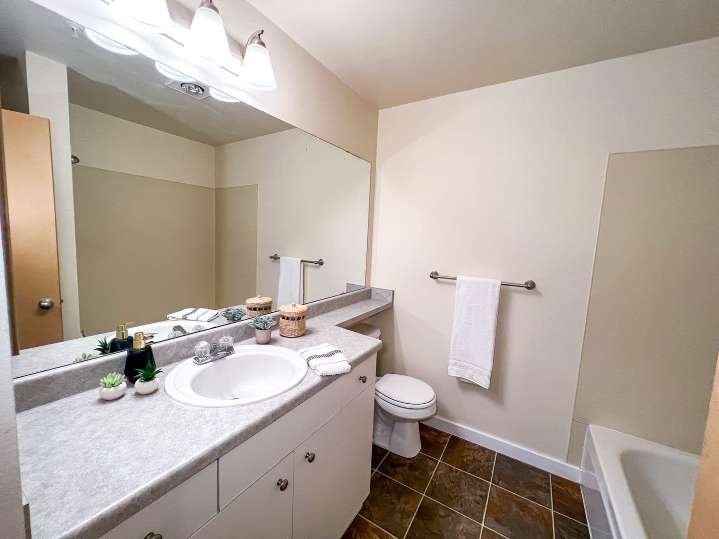 Seattle Apartment: 212 Harvard Ave E.