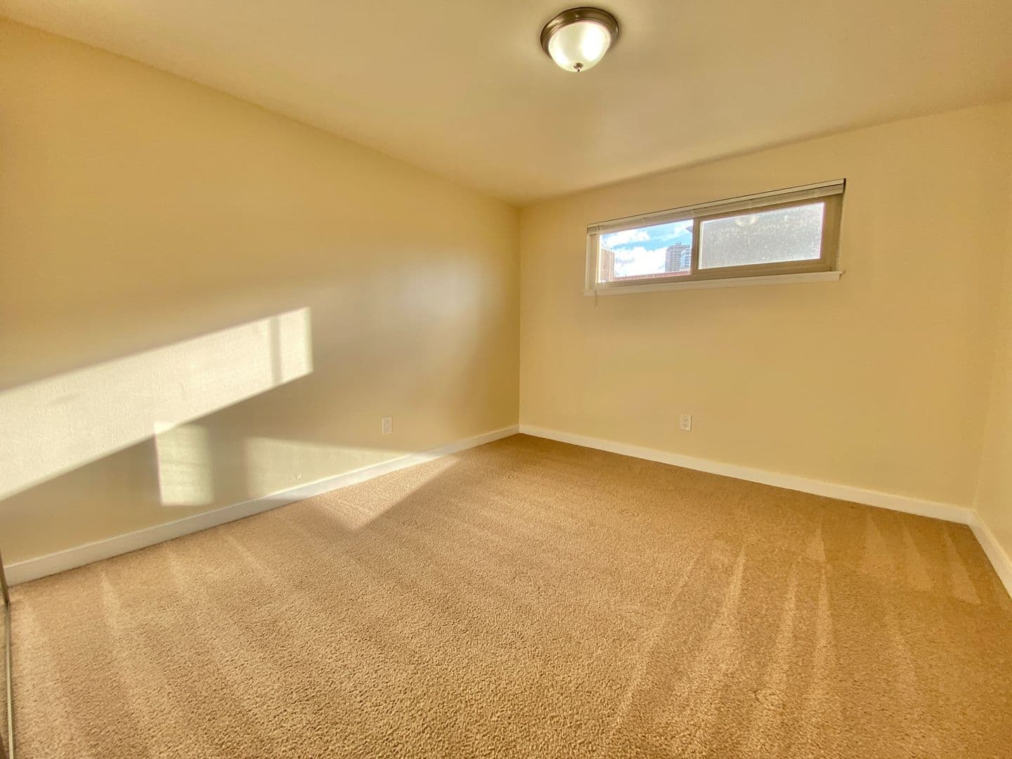 Seattle Apartment: 1700 Summit Avenue