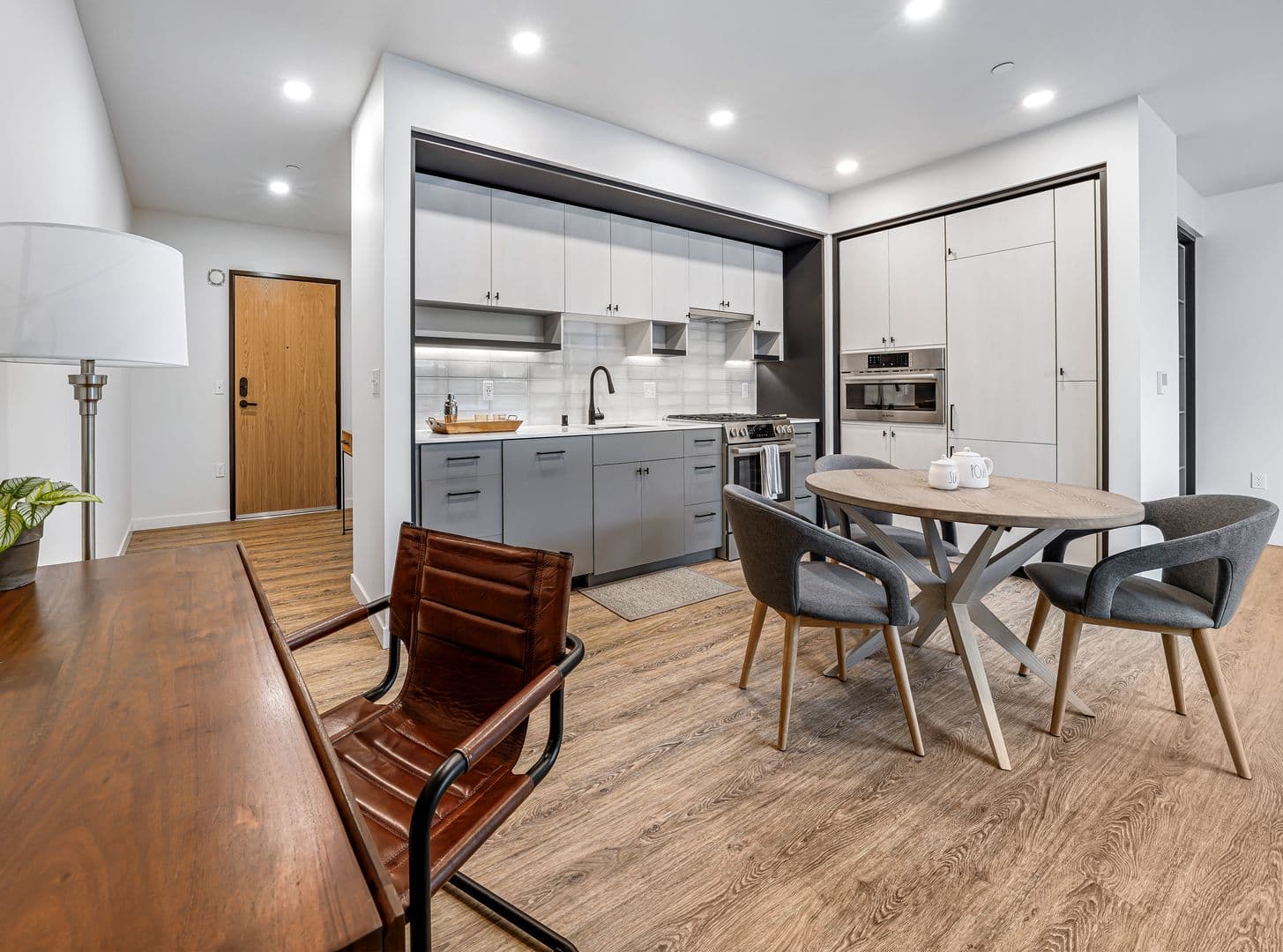 Kirkland Apartment: 312 Central Way