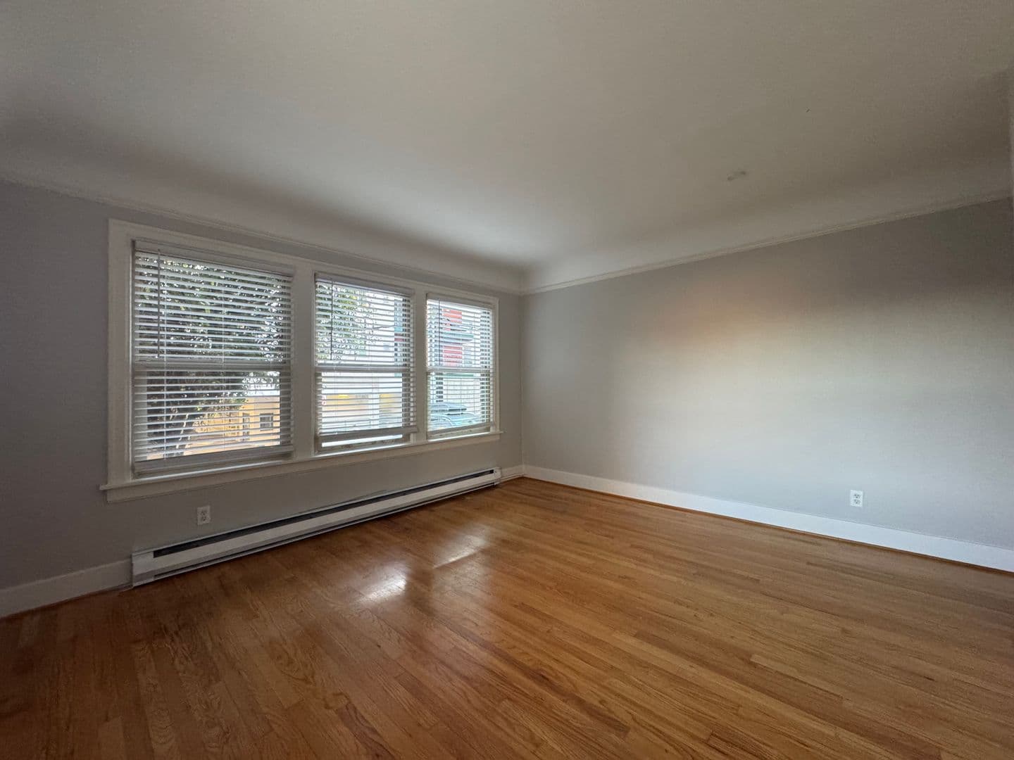 Seattle Apartment: 2318 California Ave SW