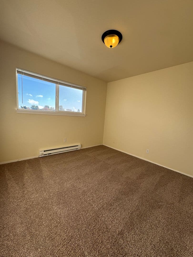 Seattle Apartment: 424 19th Ave E.