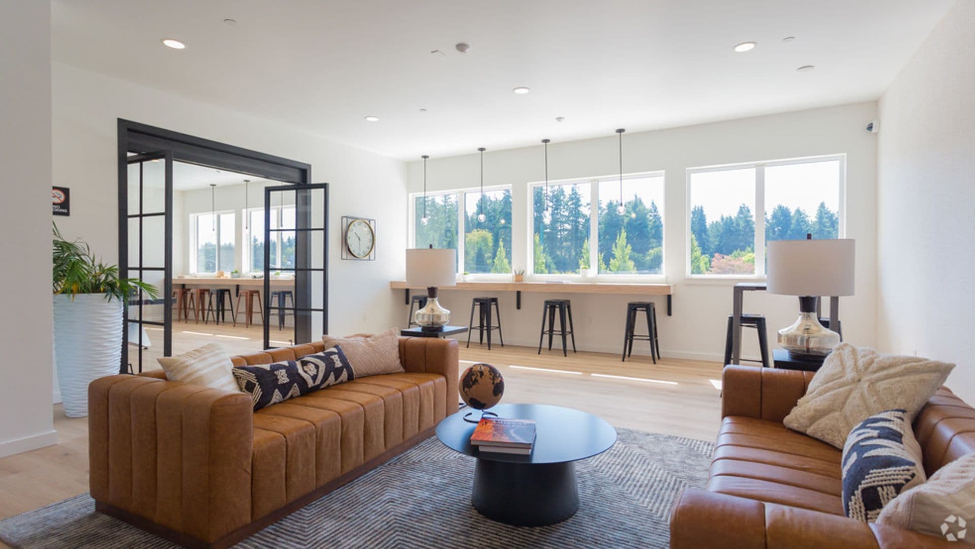 Edmonds Apartment: 10032 Edmonds Way