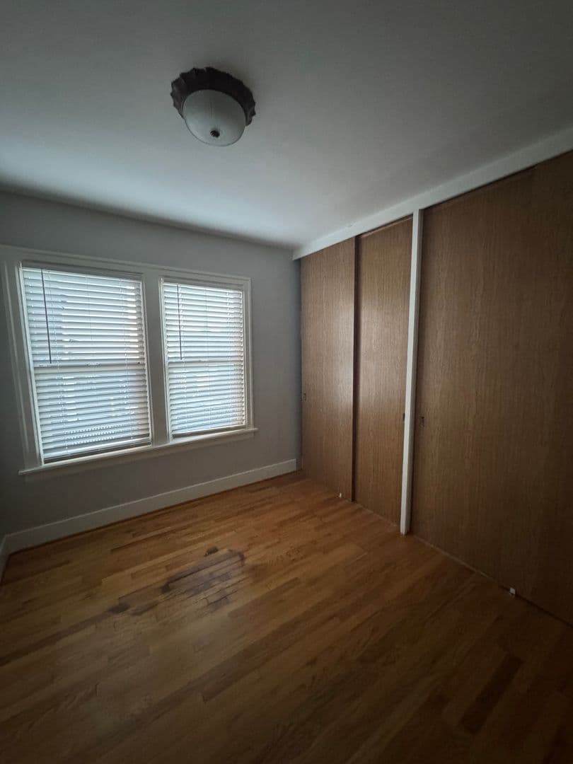 Seattle Apartment: 2318 California Ave SW