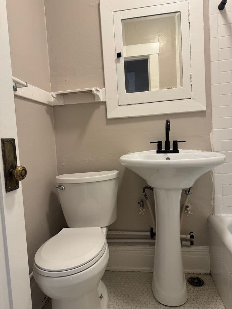 Seattle Apartment: 1305 E Denny Way