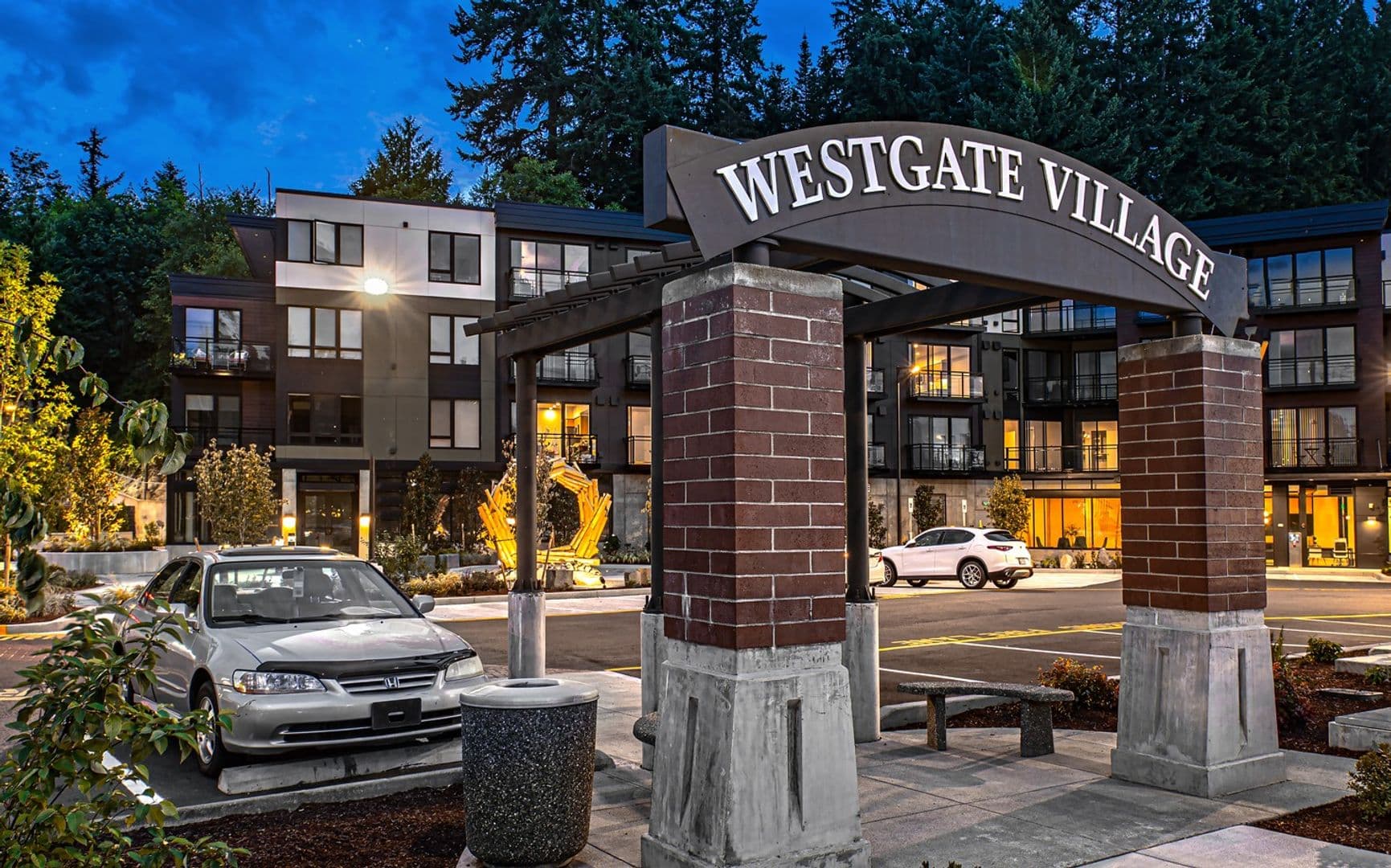 Edmonds Apartment: 10032 Edmonds Way