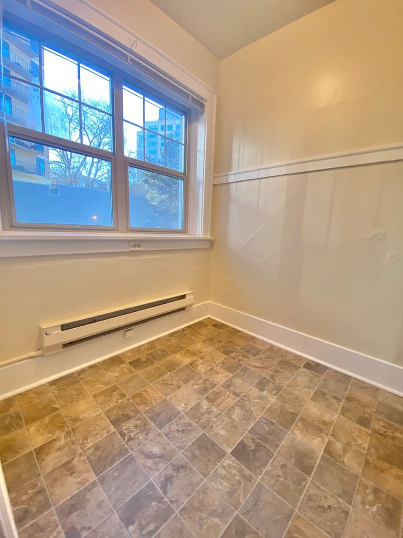 Seattle Apartment: 516 E. Union St.