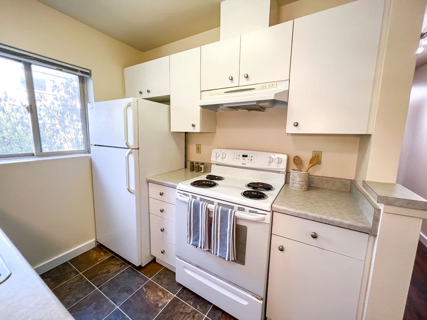 Seattle Apartment: 212 Harvard Ave E.