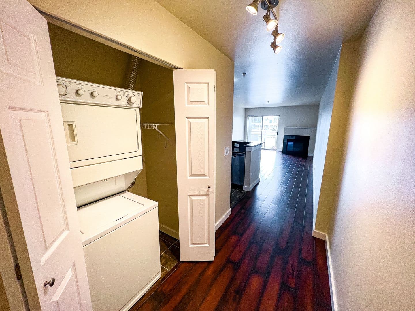 Seattle Apartment: 212 Harvard Ave E.