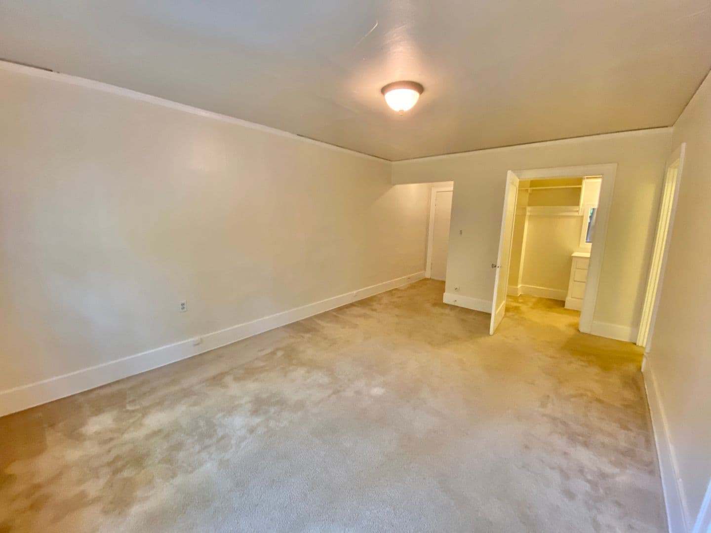 Seattle Apartment: 516 E. Union St.