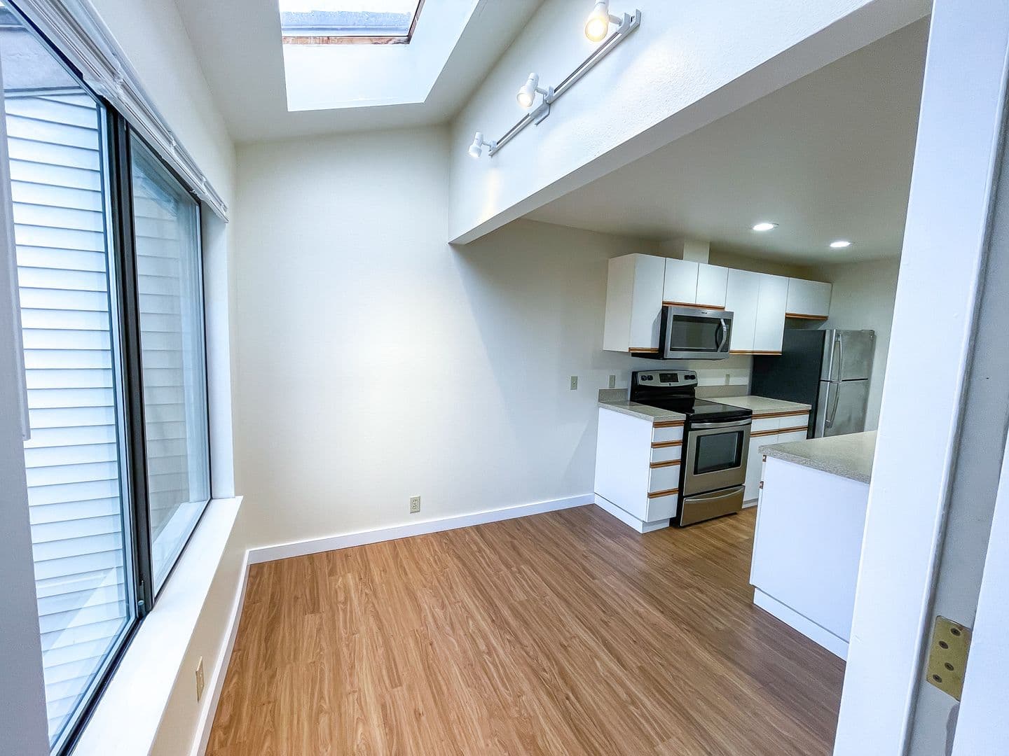 Seattle Apartment: 2501 E. Madison St.