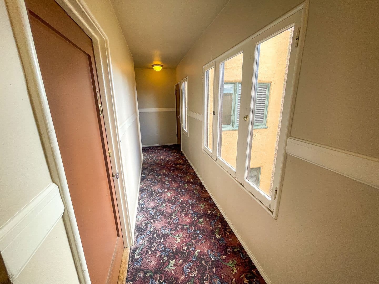 Seattle Apartment: 4515 Burke Ave. N.